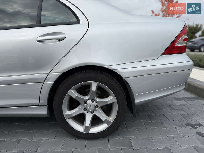 Седан Mercedes-Benz C-Class 2006 в Ірпені