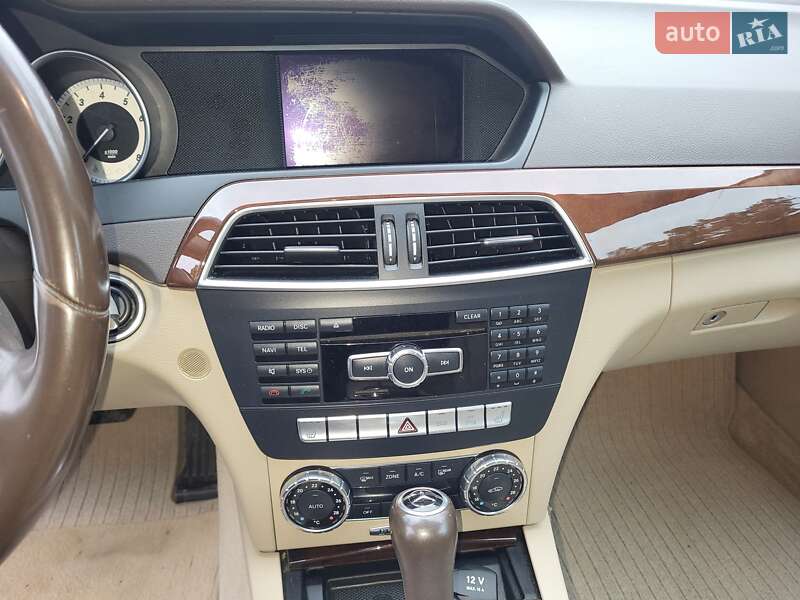 Седан Mercedes-Benz C-Class 2011 в Вінниці