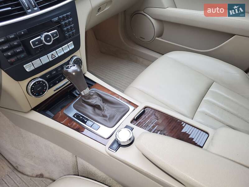 Седан Mercedes-Benz C-Class 2011 в Вінниці