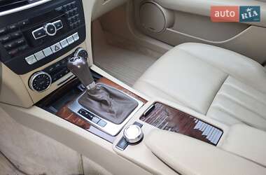 Седан Mercedes-Benz C-Class 2011 в 