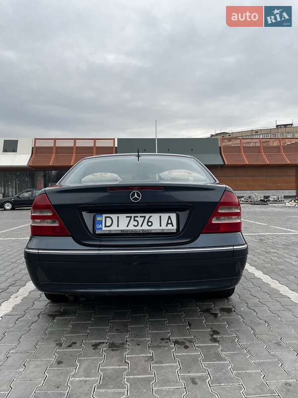 Седан Mercedes-Benz C-Class 2003 в Кривому Розі