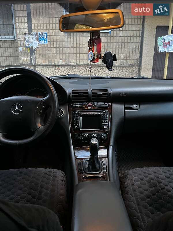 Седан Mercedes-Benz C-Class 2003 в Кривому Розі