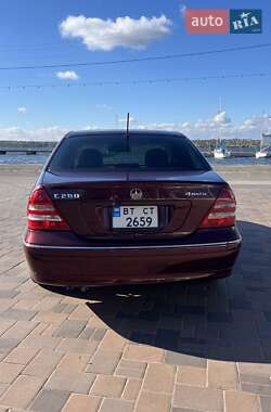 Седан Mercedes-Benz C-Class 2006 в  фото 2 Седан Mercedes-Benz C-Class 2006 в
