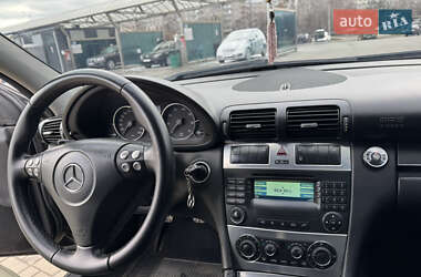 Седан Mercedes-Benz C-Class 2004 в 
