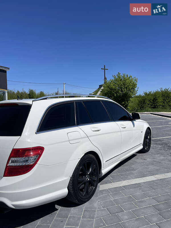 Универсал Mercedes-Benz C-Class 2008 в Мостиске