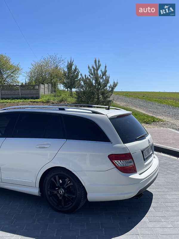 Универсал Mercedes-Benz C-Class 2008 в Мостиске