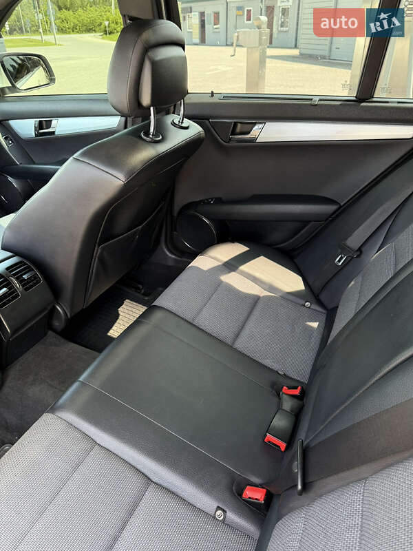 Универсал Mercedes-Benz C-Class 2008 в Мостиске