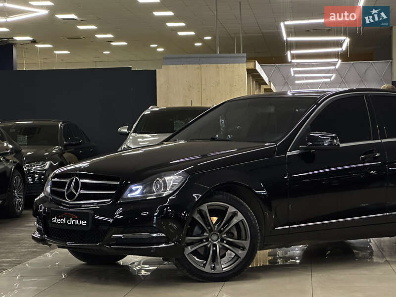 Седан Mercedes-Benz C-Class 2013 в Николаеве