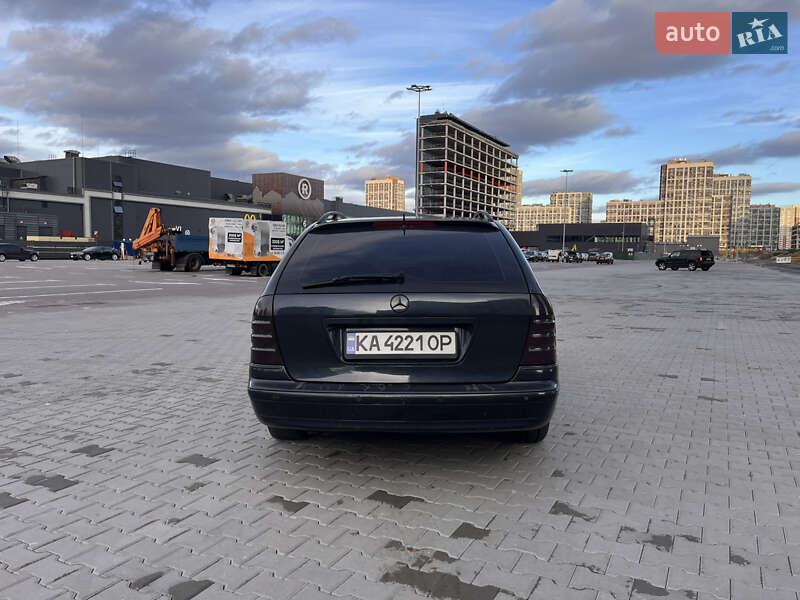 Универсал Mercedes-Benz C-Class 2001 в Киеве