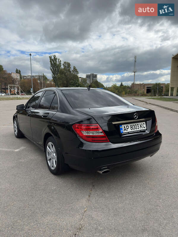 Седан Mercedes-Benz C-Class 2011 в Запоріжжі
