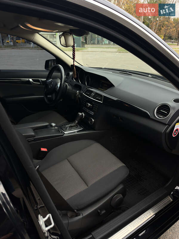 Седан Mercedes-Benz C-Class 2011 в Запоріжжі
