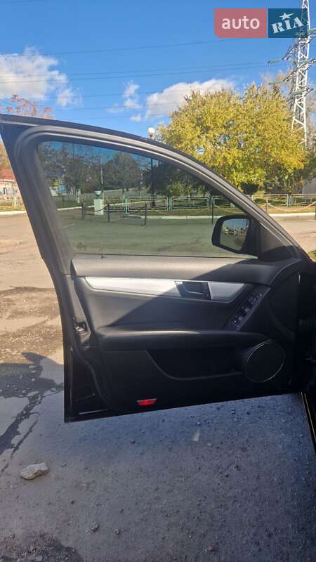 Універсал Mercedes-Benz C-Class 2008 в Києві фото 30 Універсал Mercedes-Benz C-Class 2008 в Києві