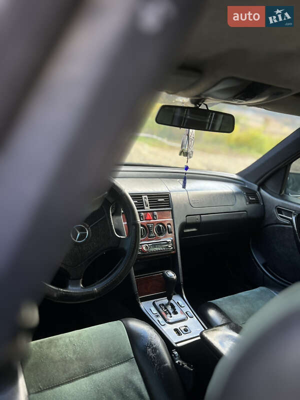Седан Mercedes-Benz C-Class 1998 в Черновцах