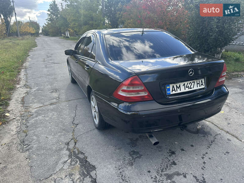 Седан Mercedes-Benz C-Class 2003 в Брусилове