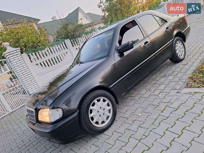 Седан Mercedes-Benz C-Class 1994 в Чернівцях