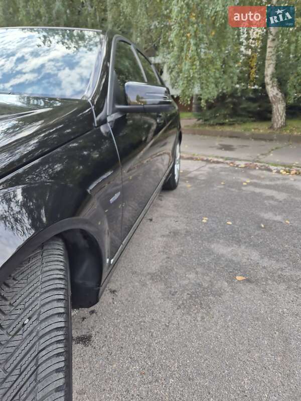 Седан Mercedes-Benz C-Class 2011 в Виннице