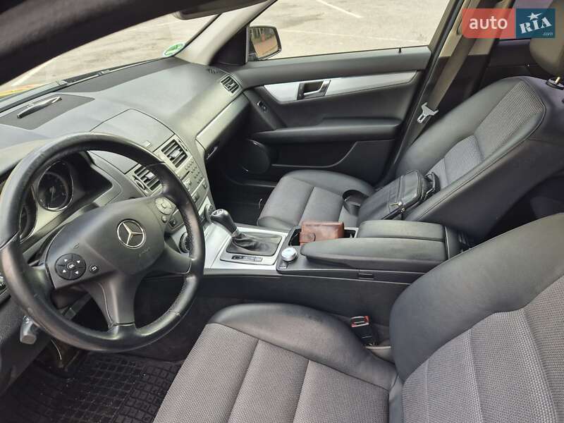 Седан Mercedes-Benz C-Class 2011 в Виннице