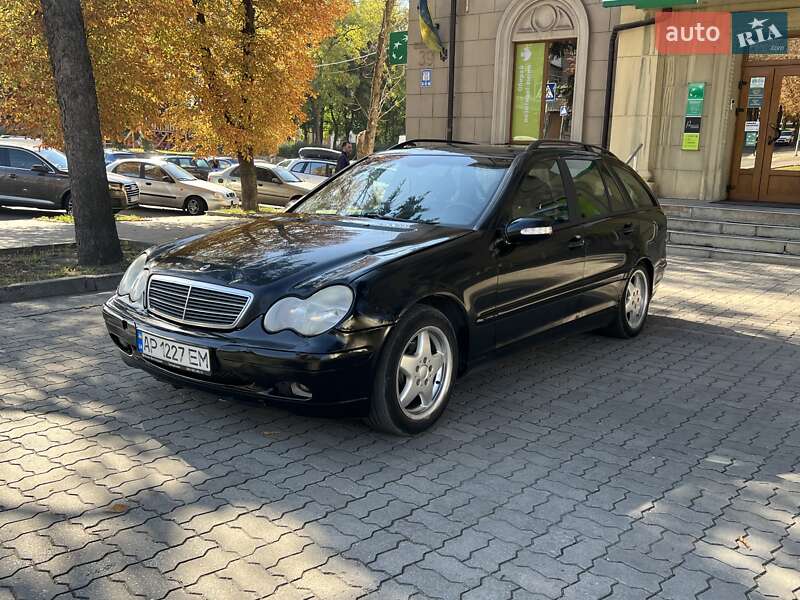 Універсал Mercedes-Benz C-Class 2003 в Запоріжжі