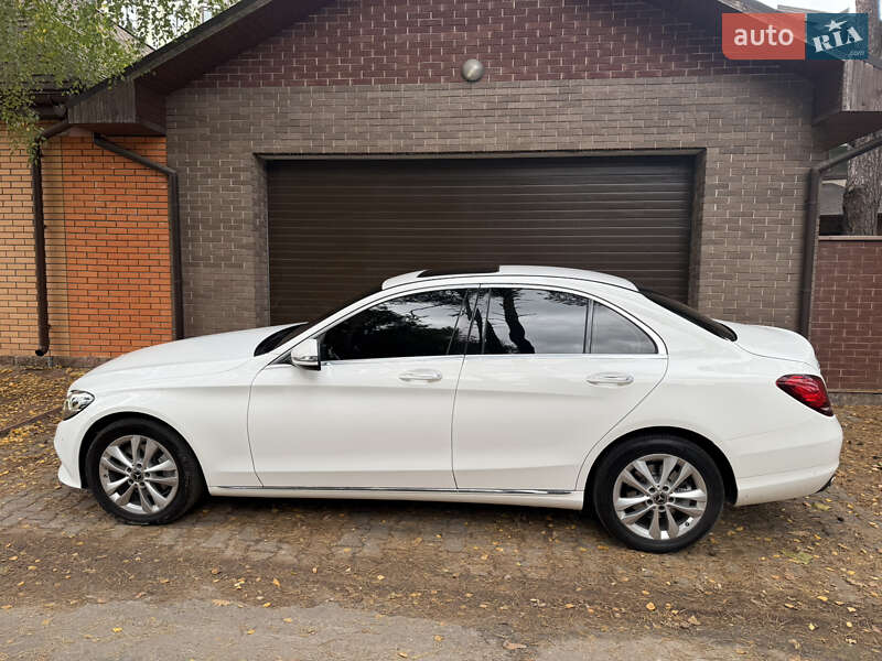Седан Mercedes-Benz C-Class 2018 в Києві