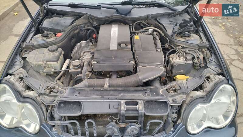 Седан Mercedes-Benz C-Class 2004 в Новій Одесі