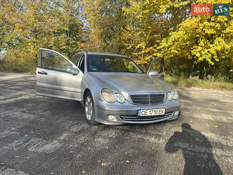 Універсал Mercedes-Benz C-Class 2004 в Кельменцях