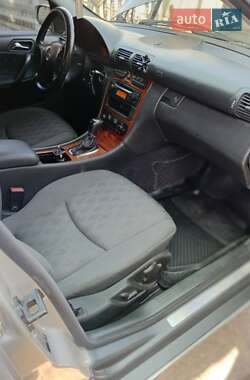 Седан Mercedes-Benz C-Class 2003 в 