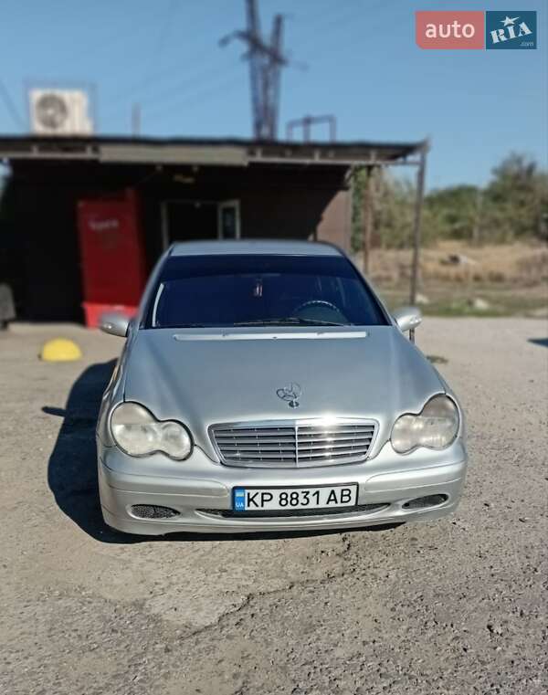 Седан Mercedes-Benz C-Class 2003 в Запоріжжі