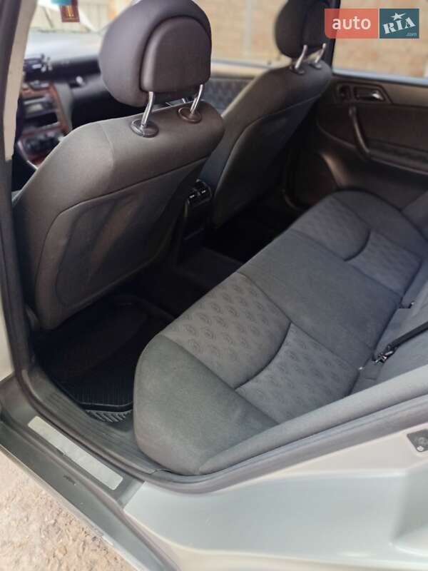 Седан Mercedes-Benz C-Class 2003 в Запоріжжі