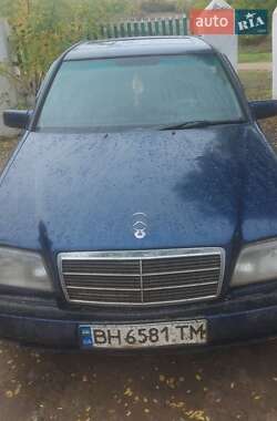 Седан Mercedes-Benz C-Class 1995 в  фото 3 Седан Mercedes-Benz C-Class 1995 в