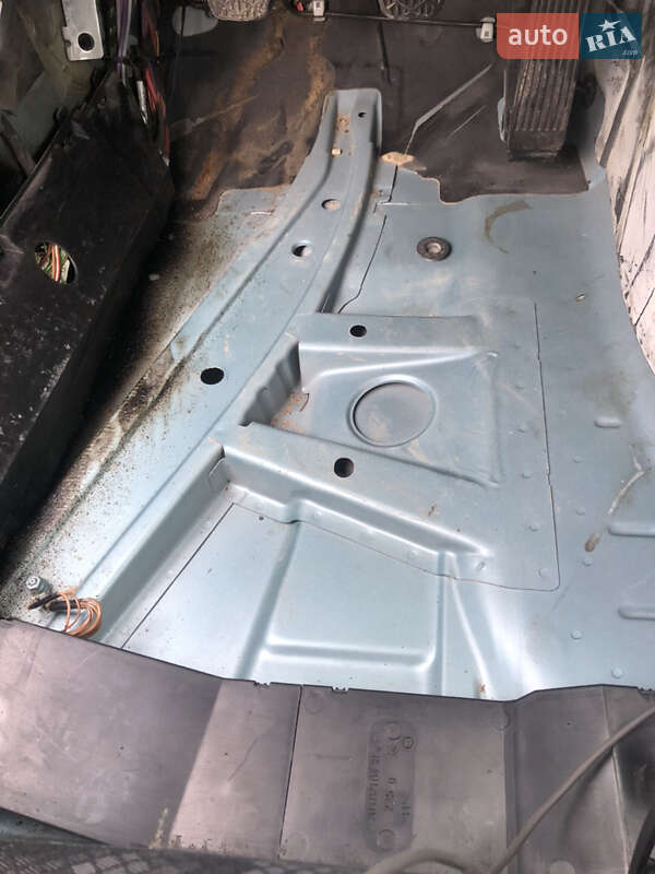 Седан Mercedes-Benz C-Class 2003 в Маневичах