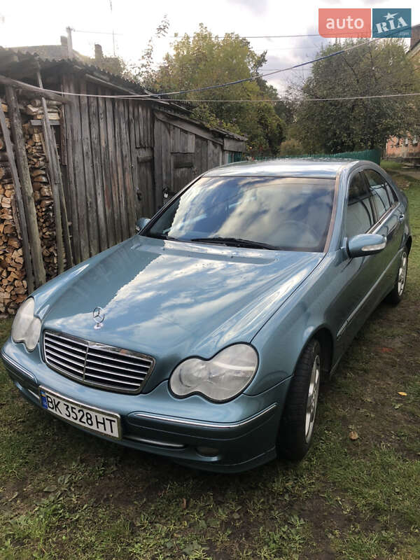 Седан Mercedes-Benz C-Class 2003 в Маневичах