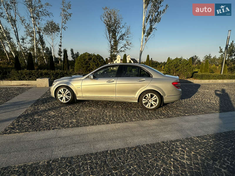 Седан Mercedes-Benz C-Class 2009 в Днепре