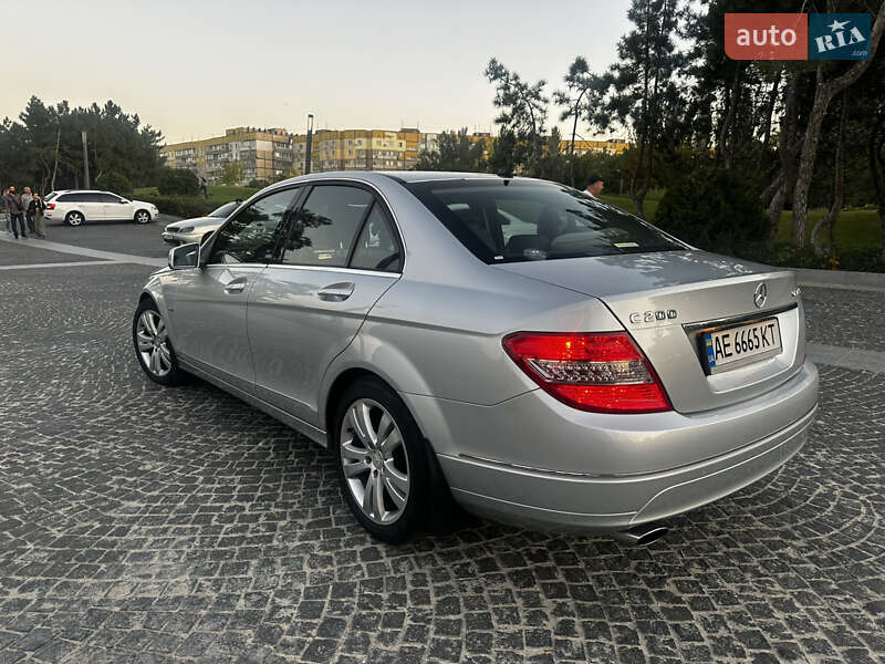 Седан Mercedes-Benz C-Class 2009 в Днепре