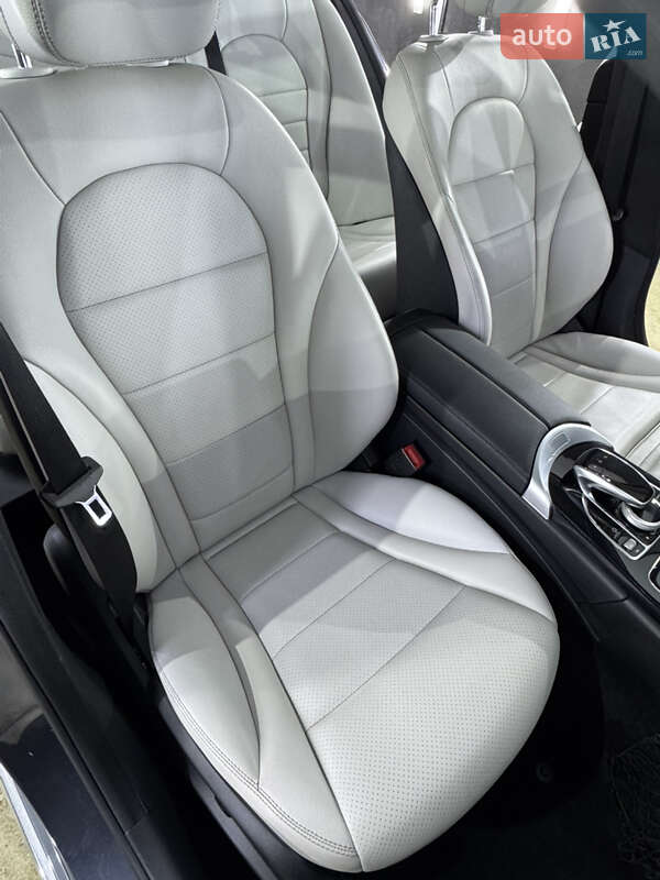 Седан Mercedes-Benz C-Class 2016 в Львове