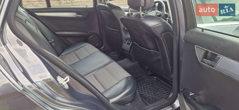 Універсал Mercedes-Benz C-Class 2011 в Дубні