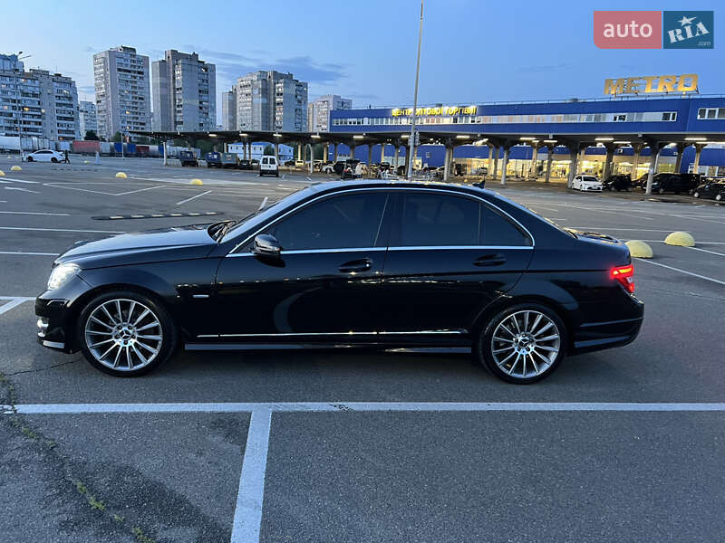 Седан Mercedes-Benz C-Class 2011 в Києві фото 4 Седан Mercedes-Benz C-Class 2011 в Києві