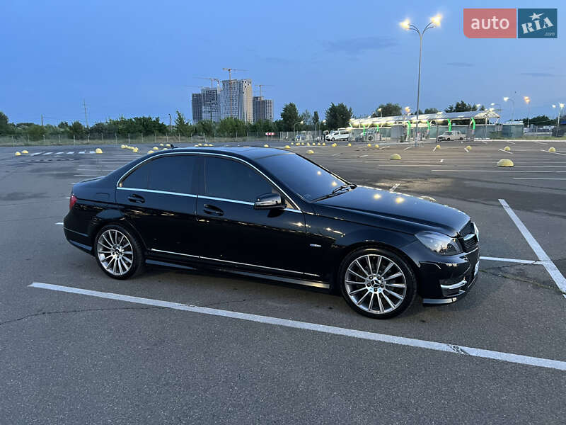 Седан Mercedes-Benz C-Class 2011 в Києві фото 6 Седан Mercedes-Benz C-Class 2011 в Києві