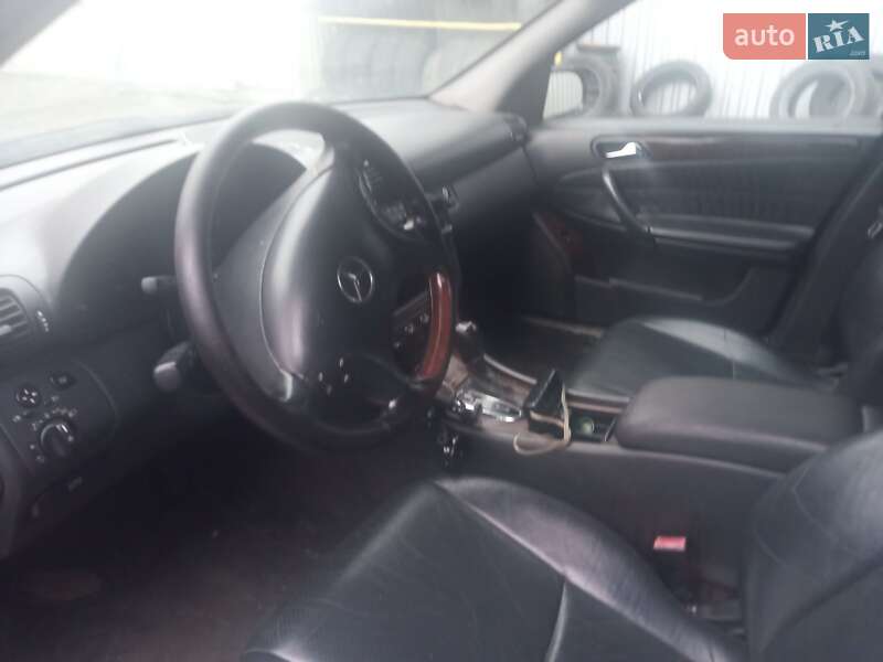 Седан Mercedes-Benz C-Class 2001 в Дрогобыче
