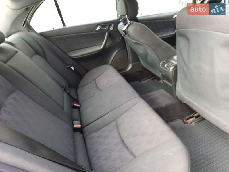 Седан Mercedes-Benz C-Class 2001 в Житомире