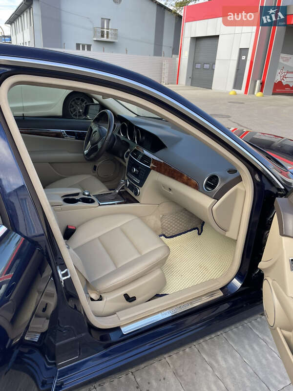 Седан Mercedes-Benz C-Class 2012 в Володимирі фото 12 Седан Mercedes-Benz C-Class 2012 в Володимирі