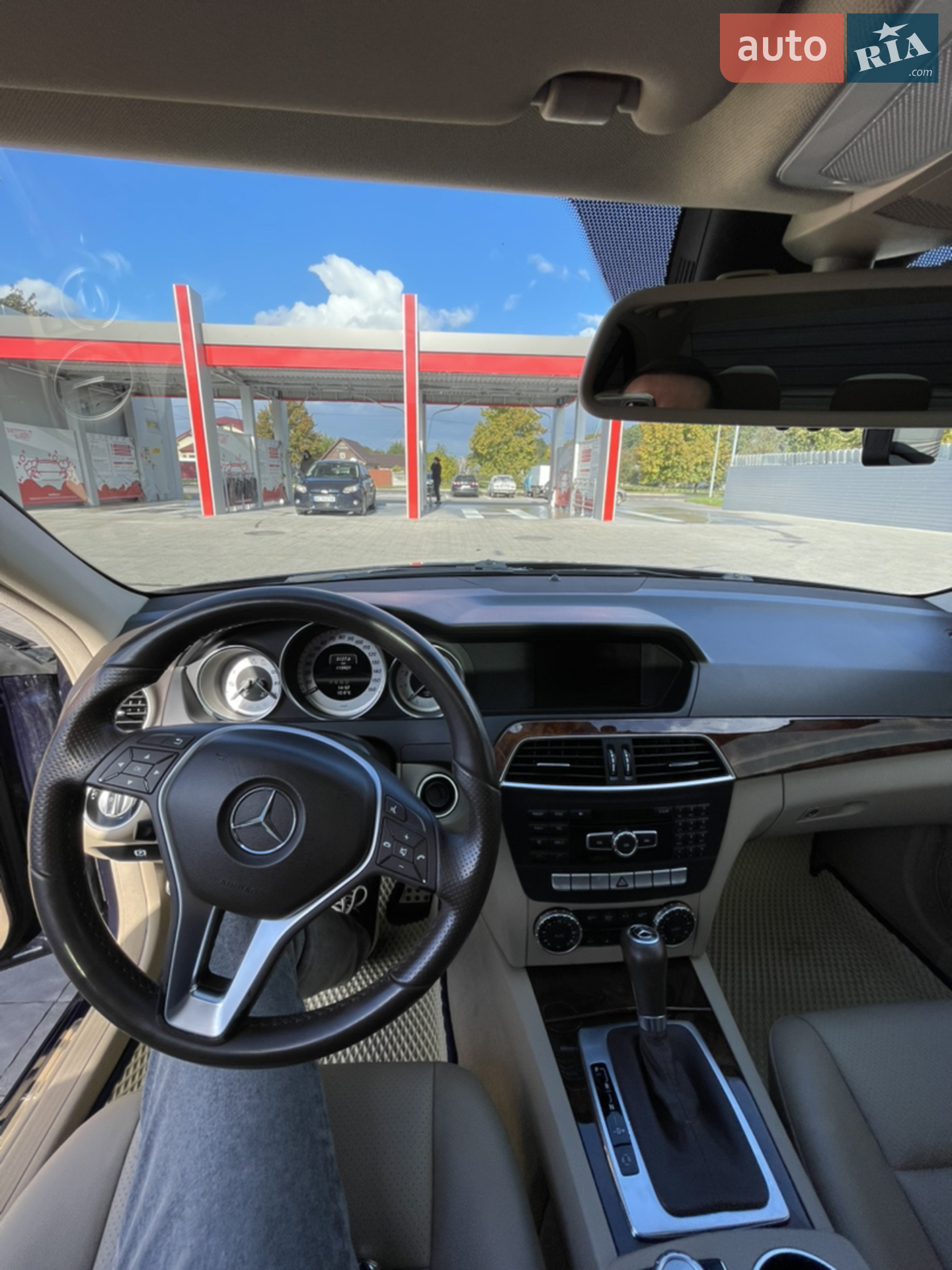 Mercedes-Benz C-Class 2012 VIN WDDGF4HB3DA785663 фото оголошення 17 з 18