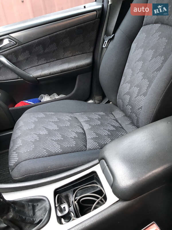 Седан Mercedes-Benz C-Class 2003 в Маневичах