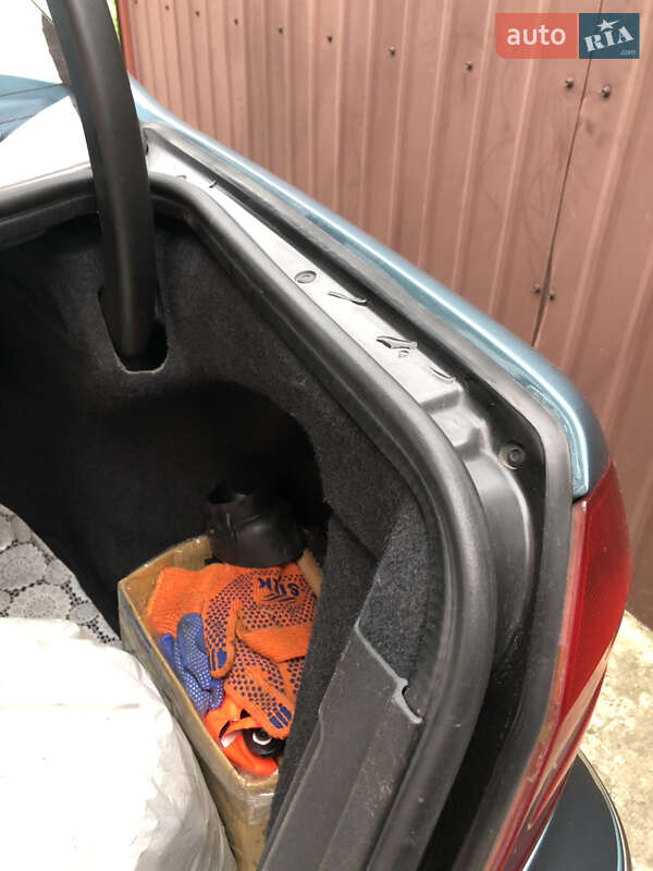 Седан Mercedes-Benz C-Class 2003 в Маневичах