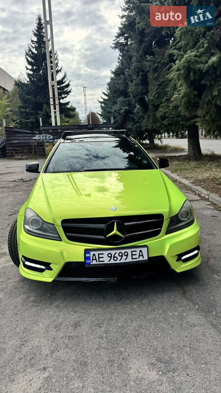 Седан Mercedes-Benz C-Class 2013 в Днепре