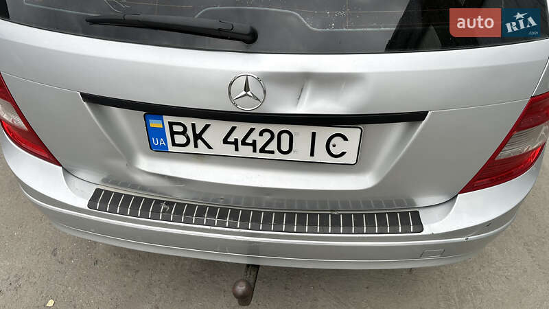 Універсал Mercedes-Benz C-Class 2009 в Києві