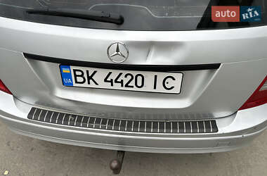 Універсал Mercedes-Benz C-Class 2009 в 