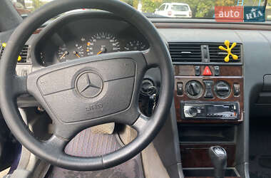 Седан Mercedes-Benz C-Class 1996 в  фото 14 Седан Mercedes-Benz C-Class 1996 в