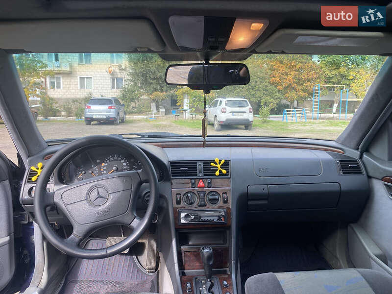 Седан Mercedes-Benz C-Class 1996 в Кілії фото 20 Седан Mercedes-Benz C-Class 1996 в Кілії