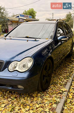 Универсал Mercedes-Benz C-Class 2002 в  фото 4 Универсал Mercedes-Benz C-Class 2002 в