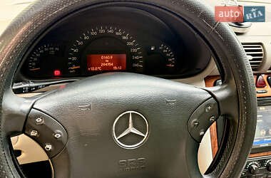 Универсал Mercedes-Benz C-Class 2002 в  фото 17 Универсал Mercedes-Benz C-Class 2002 в